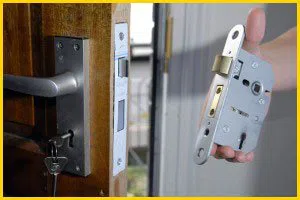Metro Locksmith Services Palm Beach Gardens, FL 561-223-4929 - 13-lock-replace